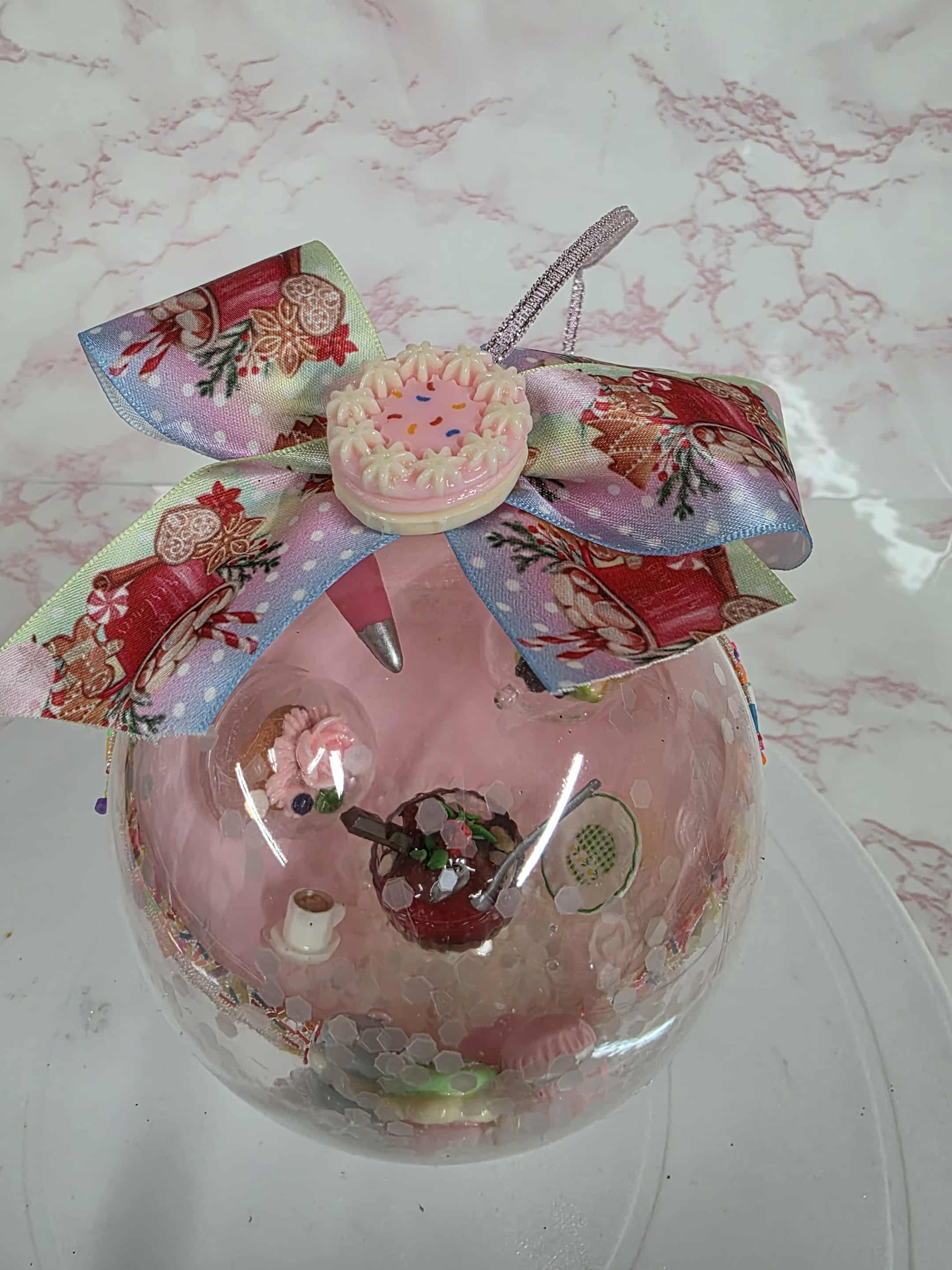 'Cake' Bauble