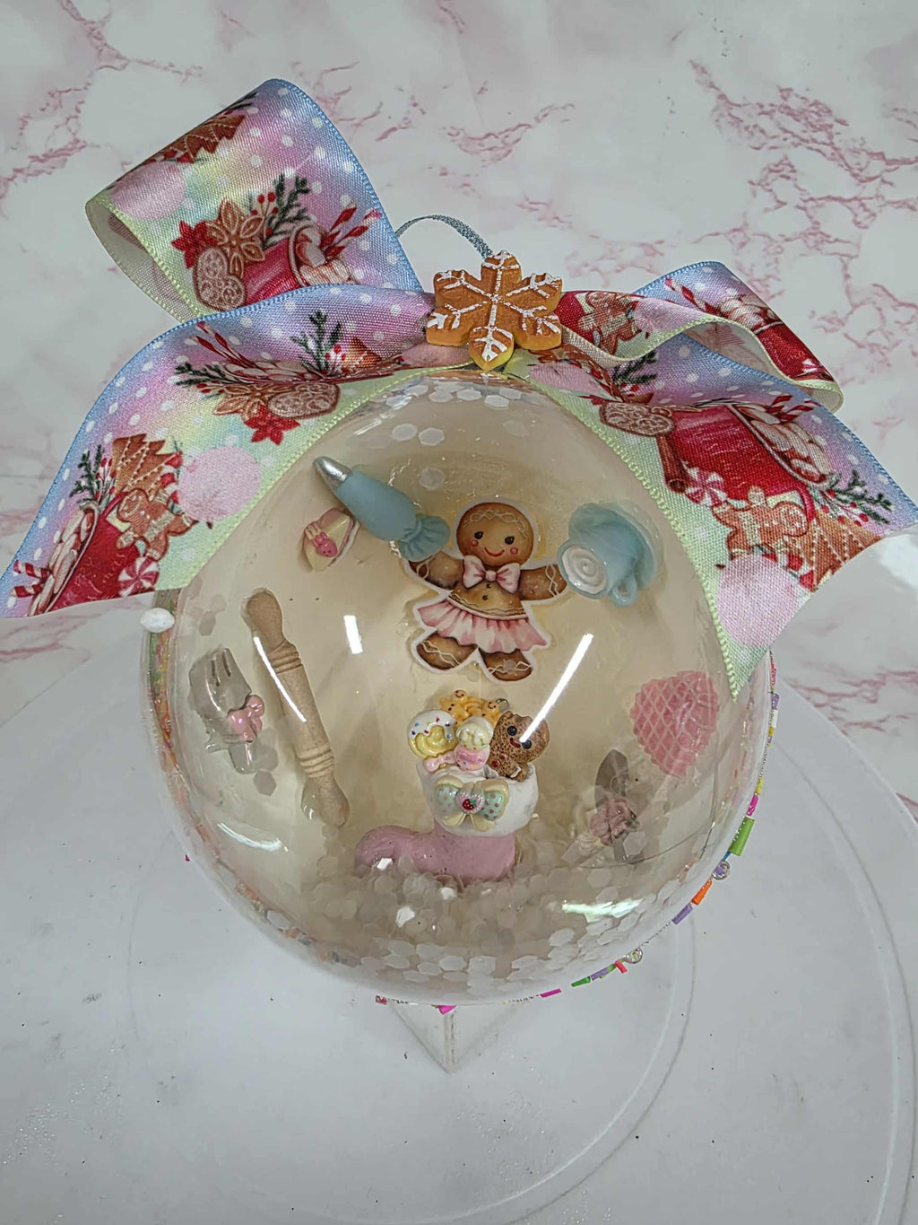 'Gingerbread Bakery' Bauble