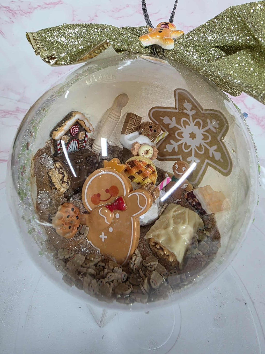 'Gingerbread Green Bow' Bauble