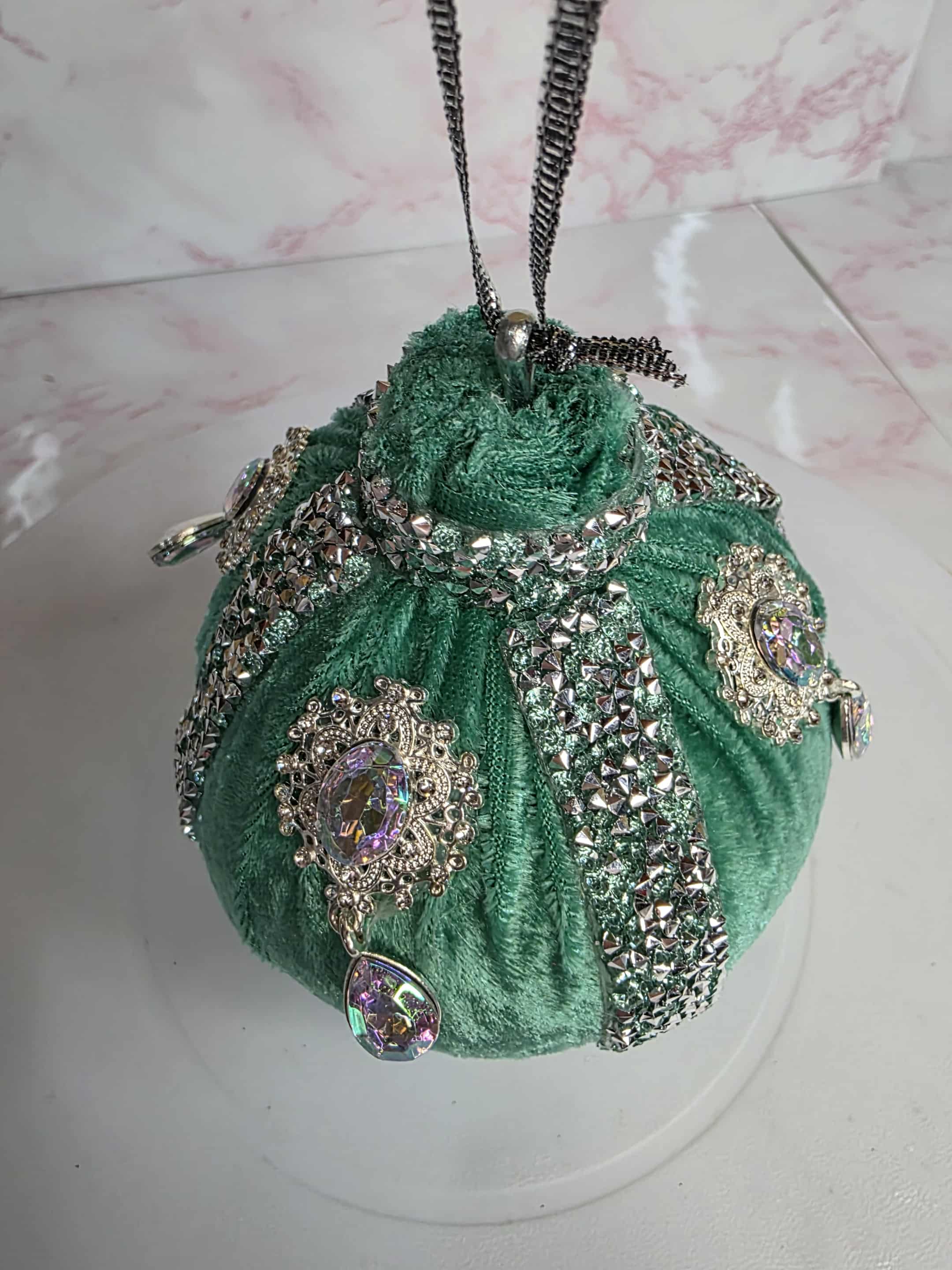 Green/Diamond Velvet Bauble